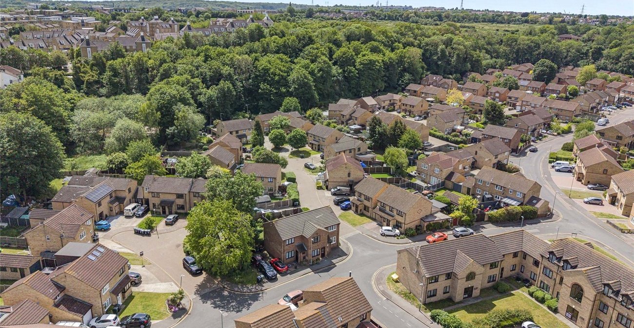 2 bedroom house for sale in Greenhithe | Robinson Jackson
