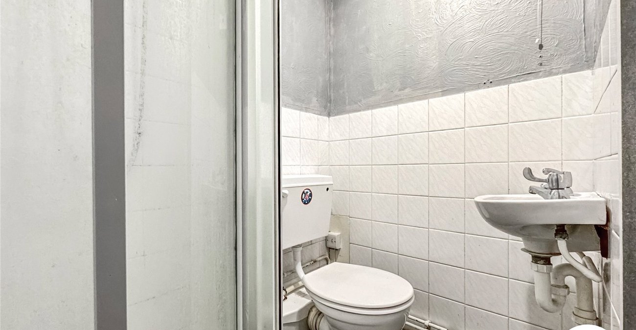 2 bedroom property for sale in Maidstone | Robinson Michael & Jackson