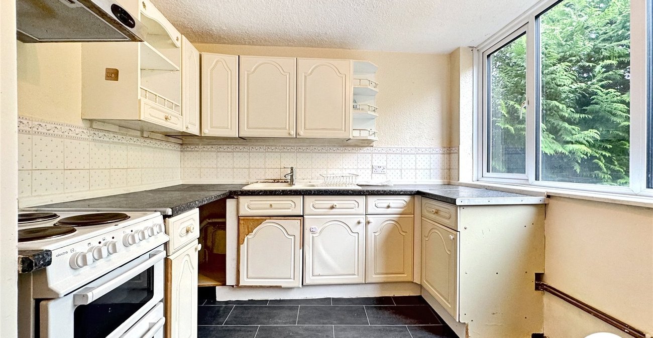 2 bedroom property for sale in Maidstone | Robinson Michael & Jackson