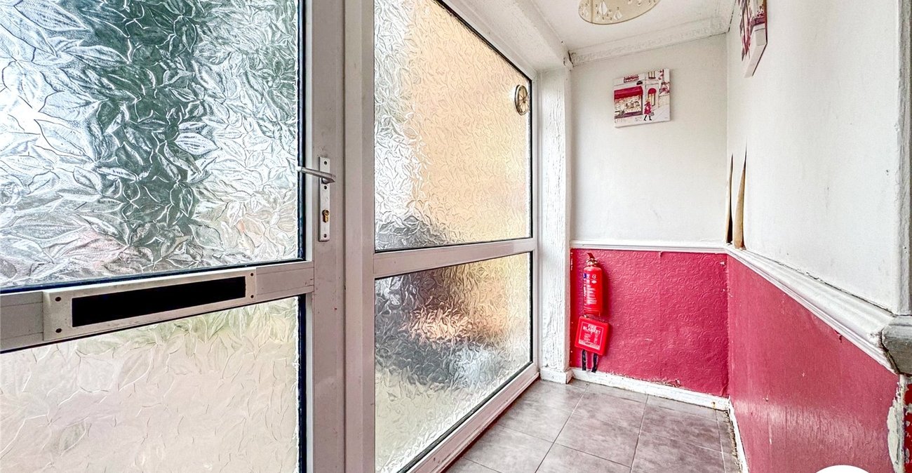 2 bedroom property for sale in Maidstone | Robinson Michael & Jackson