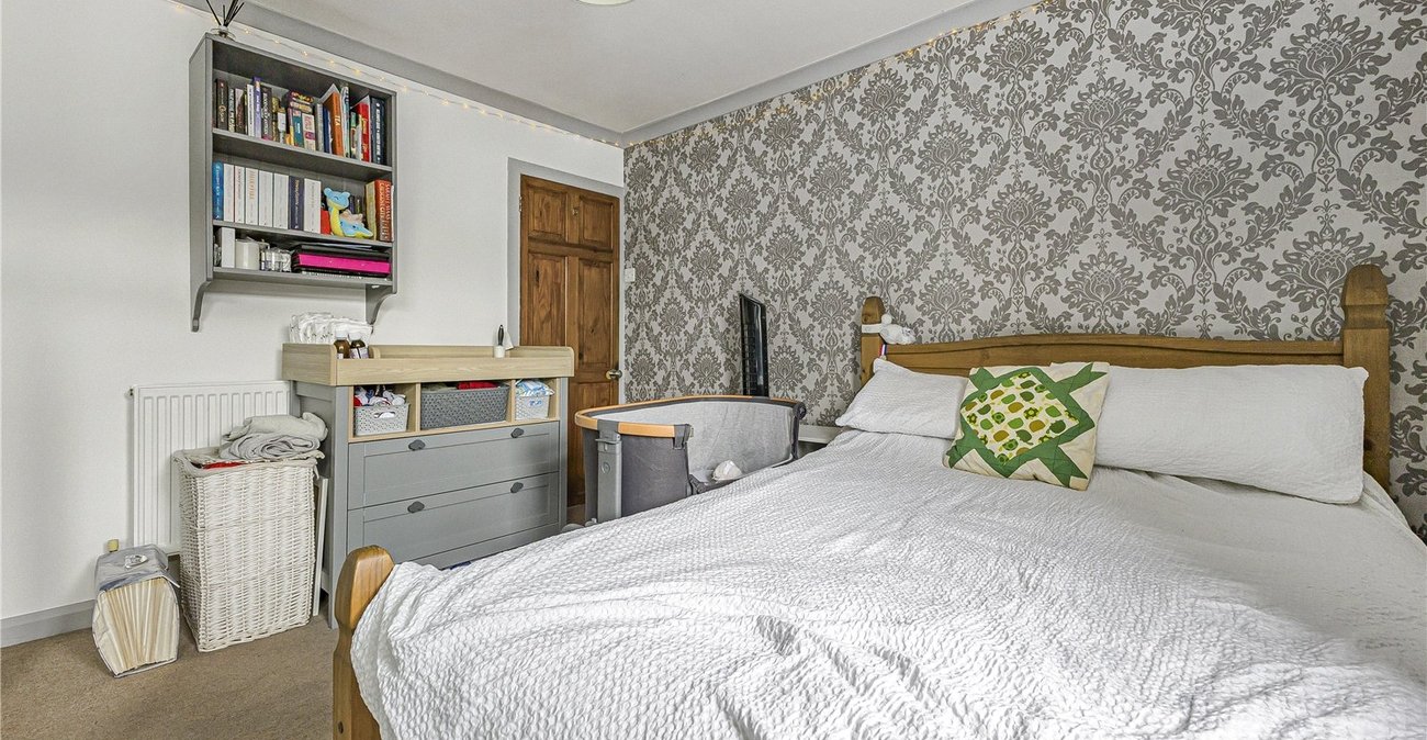 2 bedroom house for sale in Chalk | Robinson Michael & Jackson
