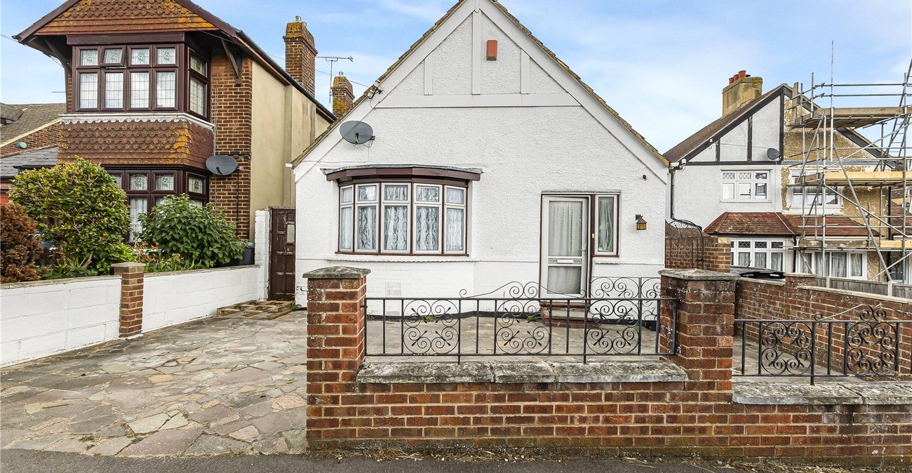 3 bedroom house for sale in Chalk | Robinson Michael & Jackson