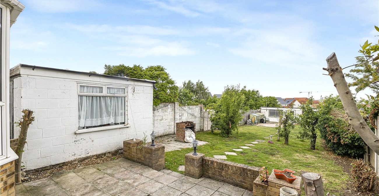 3 bedroom house for sale in Chalk | Robinson Michael & Jackson