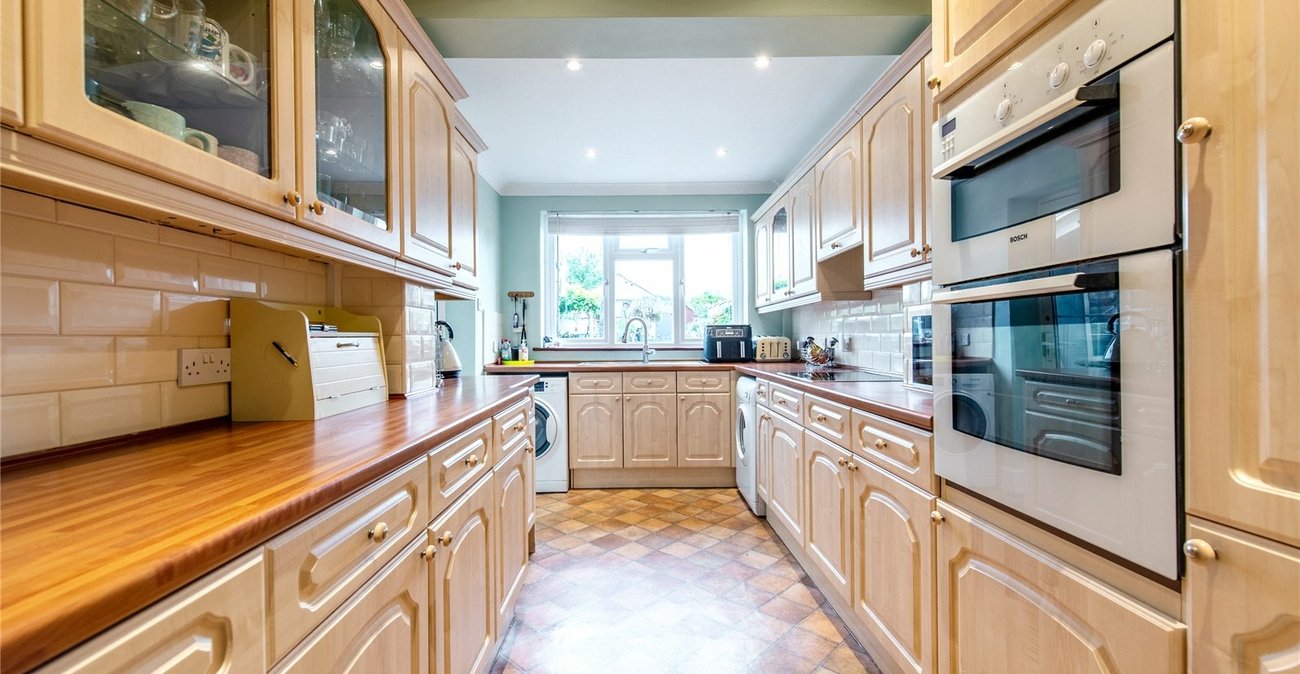 3 bedroom house for sale in Chalk | Robinson Michael & Jackson