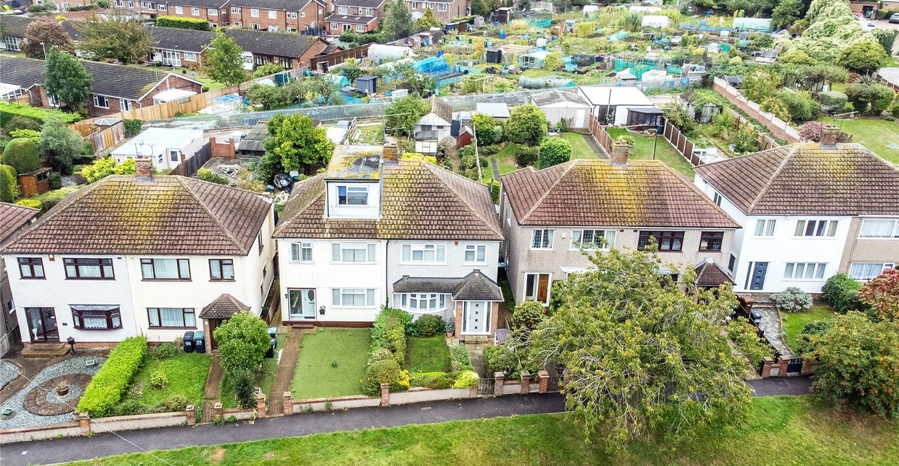 3 bedroom house for sale in Chalk | Robinson Michael & Jackson