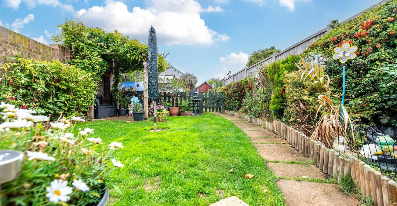 3 bedroom house for sale in Chalk | Robinson Michael & Jackson