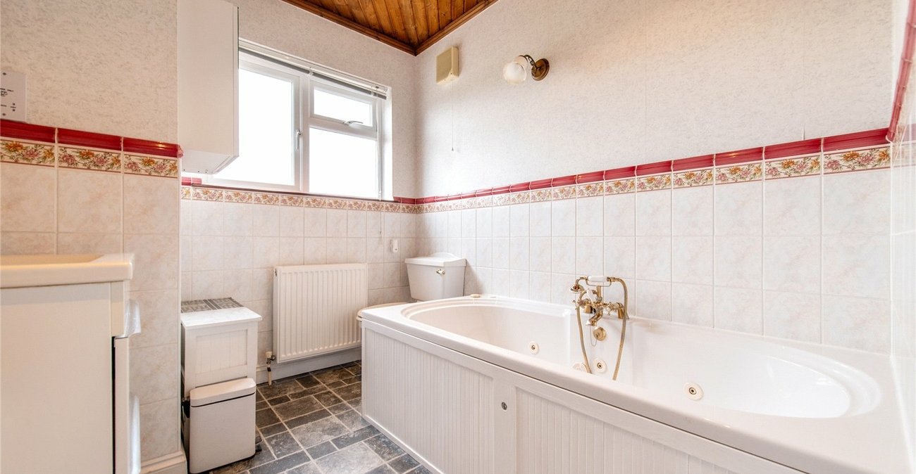 3 bedroom house for sale in Chalk | Robinson Michael & Jackson