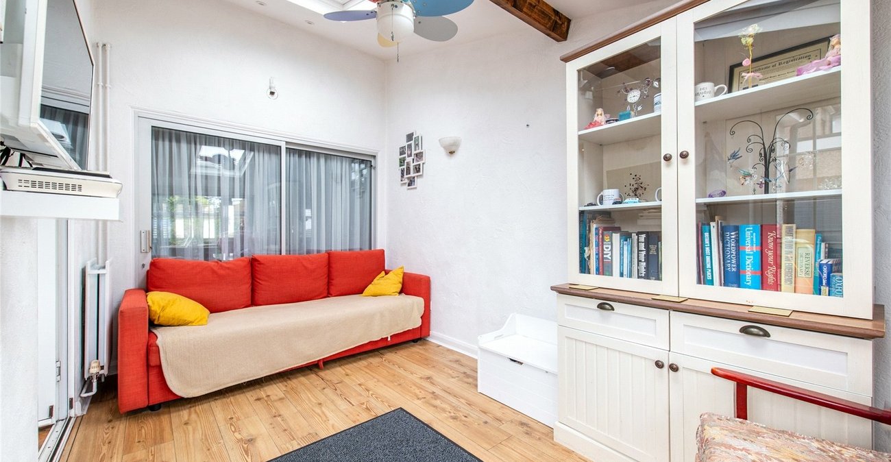 3 bedroom house for sale in Chalk | Robinson Michael & Jackson