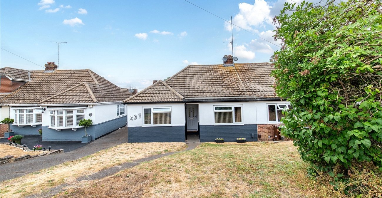3 bedroom bungalow for sale in Chalk | Robinson Michael & Jackson