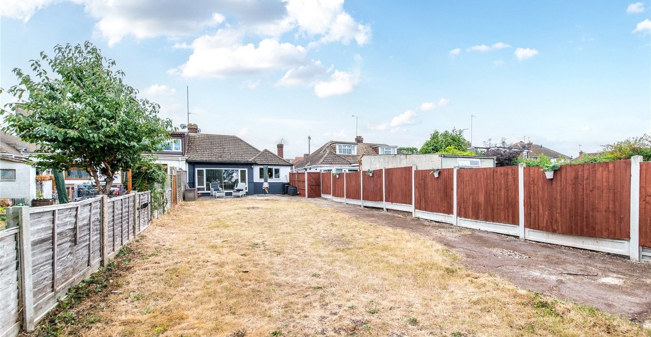 3 bedroom bungalow for sale in Chalk | Robinson Michael & Jackson