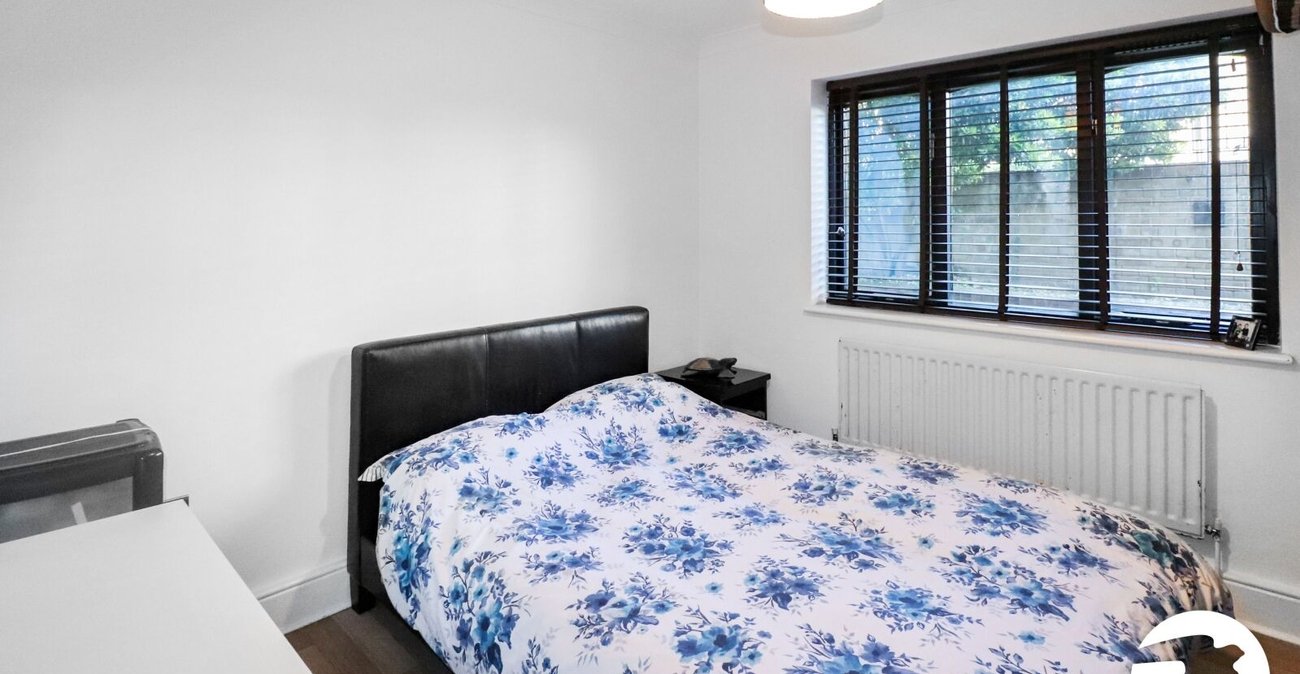 1 bedroom property for sale in Belvedere | Robinson Jackson