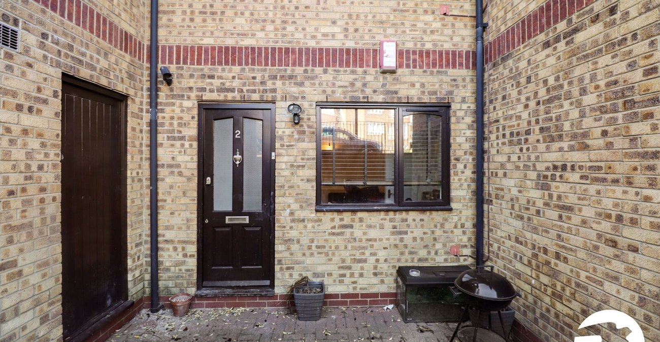 1 bedroom property for sale in Belvedere | Robinson Jackson