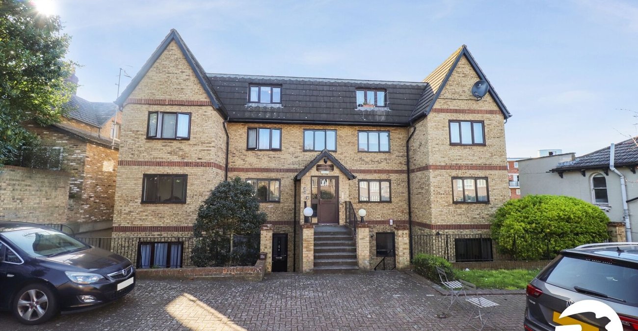 1 bedroom property for sale in Belvedere | Robinson Jackson