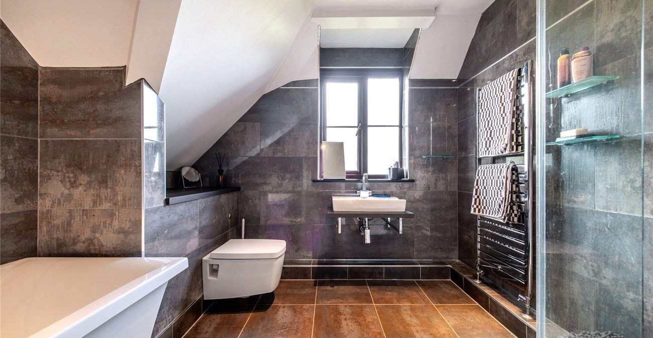 4 bedroom house for sale in Rainham | Robinson Michael & Jackson
