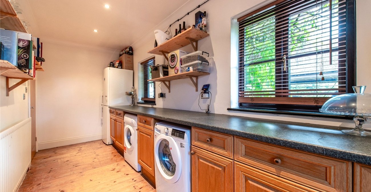 4 bedroom house for sale in Rainham | Robinson Michael & Jackson