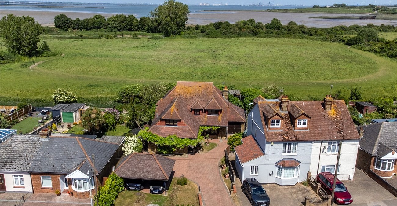 4 bedroom house for sale in Rainham | Robinson Michael & Jackson