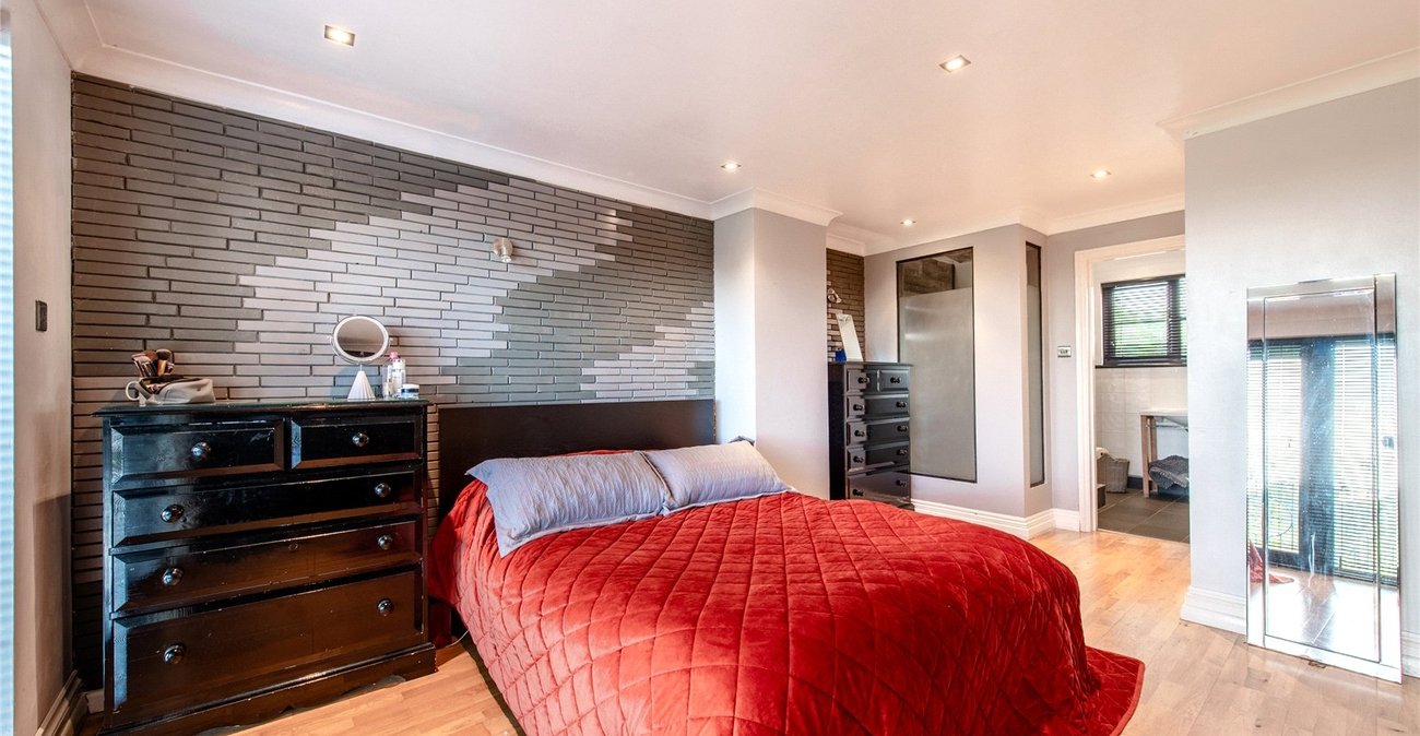 4 bedroom house for sale in Rainham | Robinson Michael & Jackson