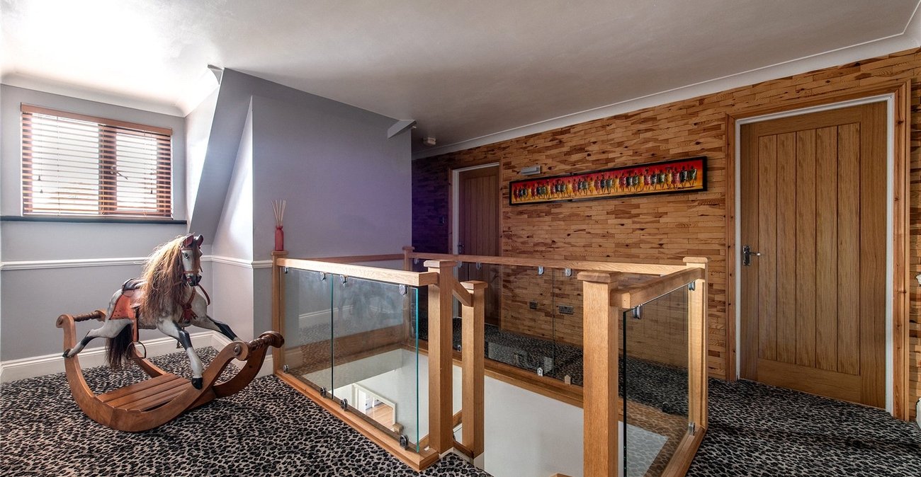 4 bedroom house for sale in Rainham | Robinson Michael & Jackson