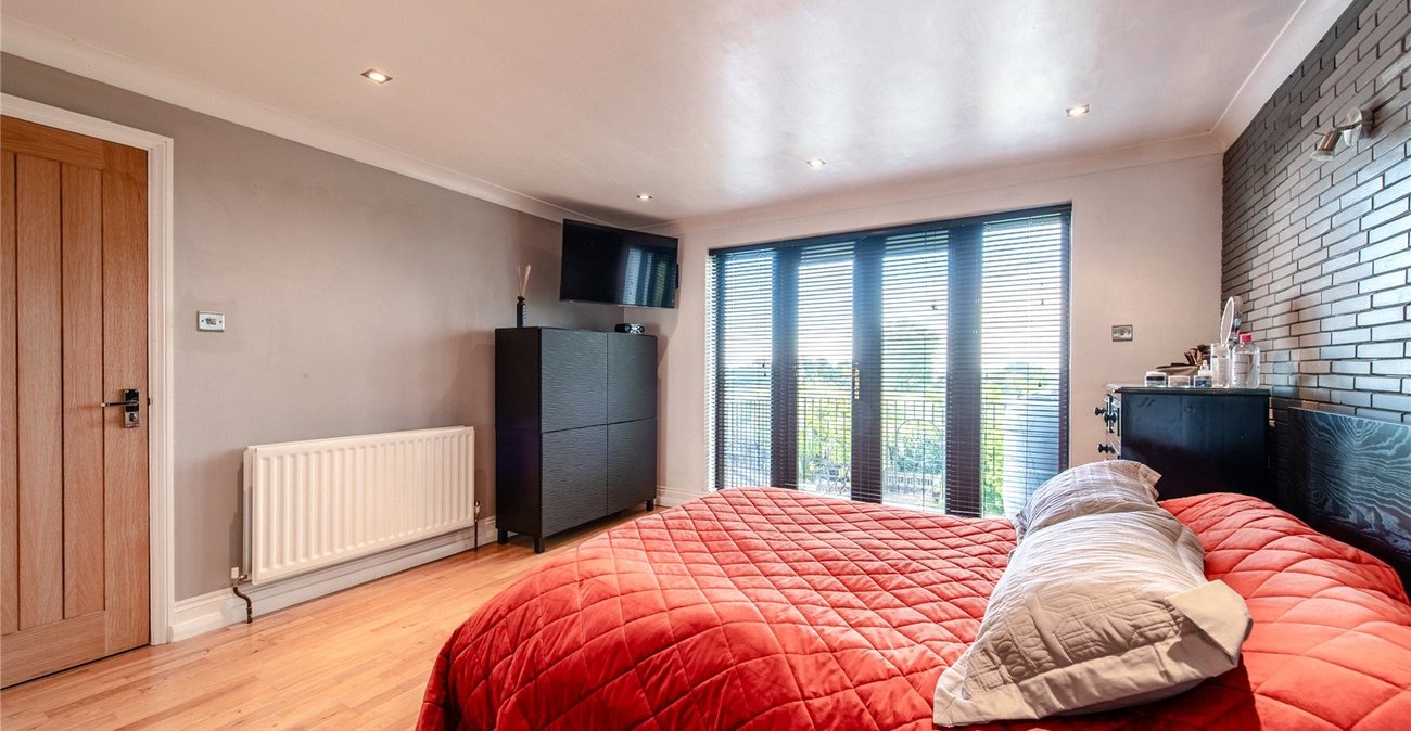 4 bedroom house for sale in Rainham | Robinson Michael & Jackson