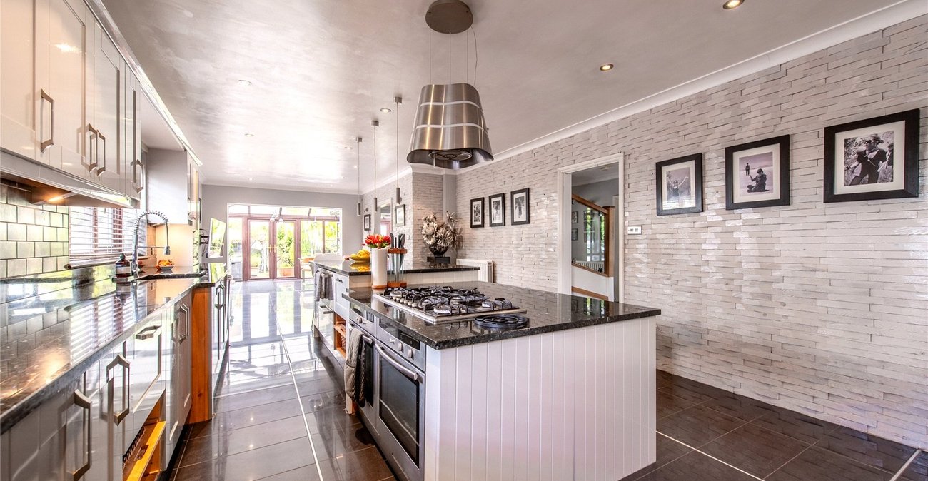 4 bedroom house for sale in Rainham | Robinson Michael & Jackson
