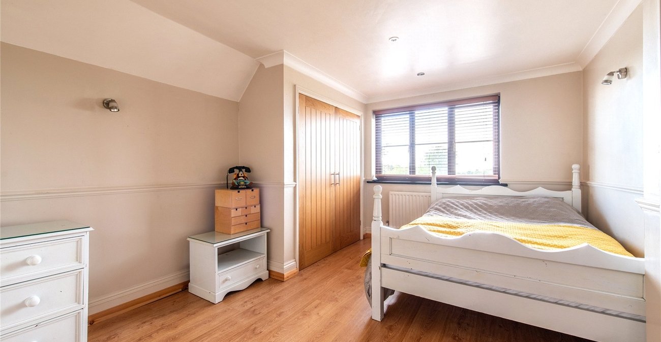 4 bedroom house for sale in Rainham | Robinson Michael & Jackson