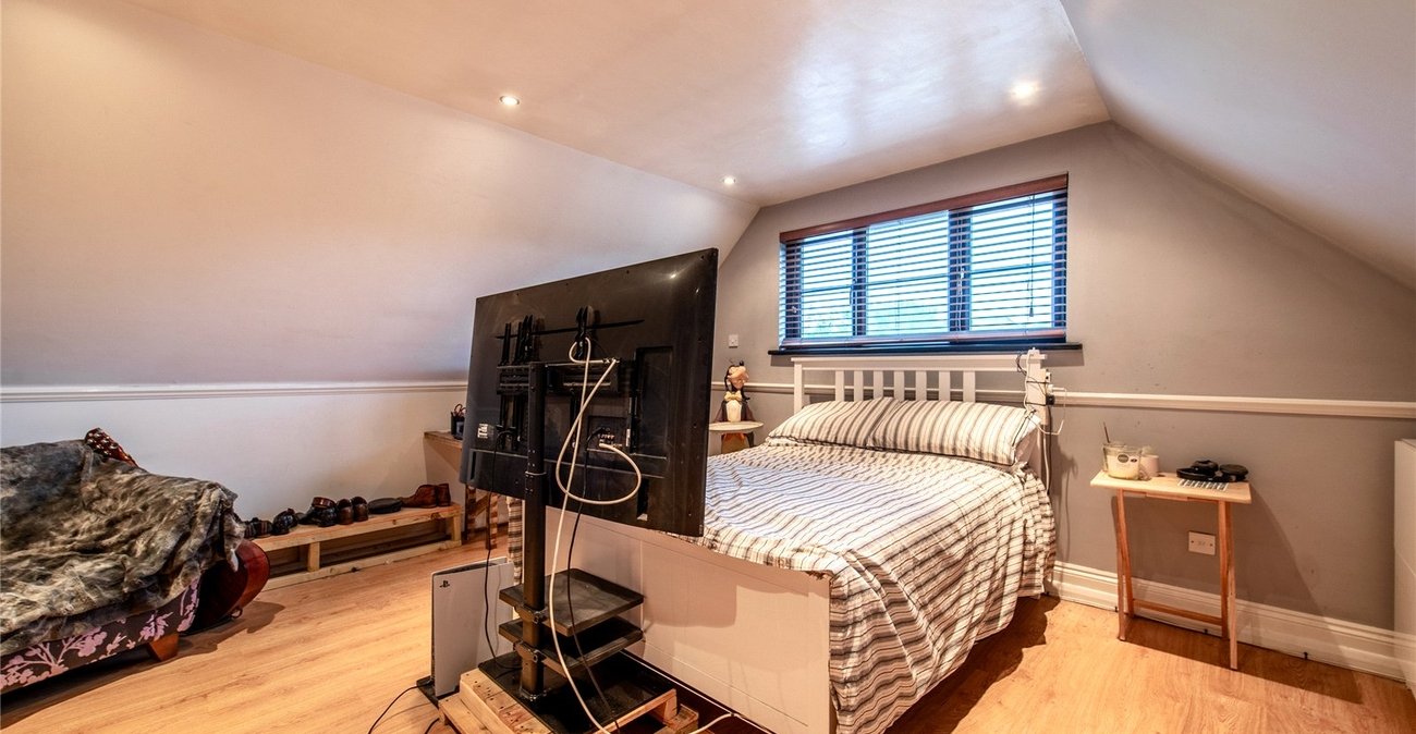 4 bedroom house for sale in Rainham | Robinson Michael & Jackson