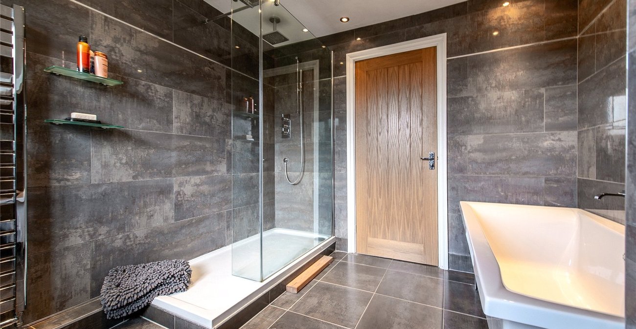 4 bedroom house for sale in Rainham | Robinson Michael & Jackson