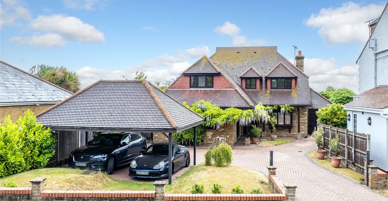 4 bedroom house for sale in Rainham | Robinson Michael & Jackson