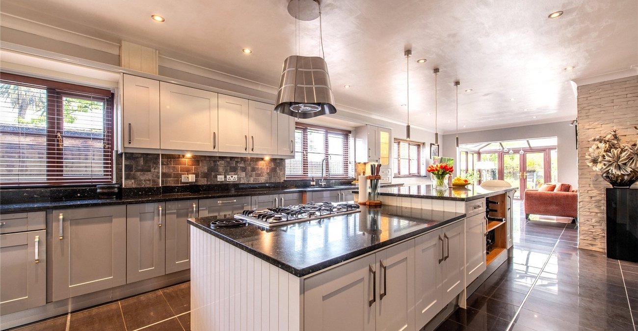 4 bedroom house for sale in Rainham | Robinson Michael & Jackson