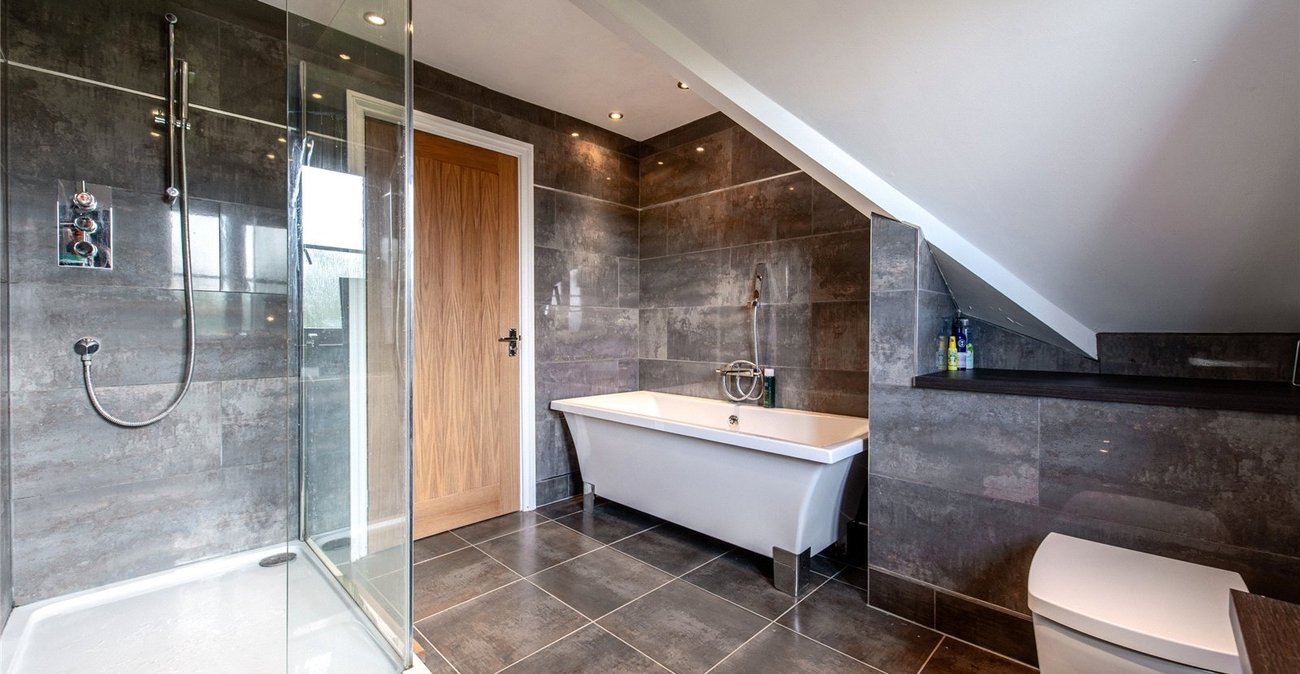 4 bedroom house for sale in Rainham | Robinson Michael & Jackson