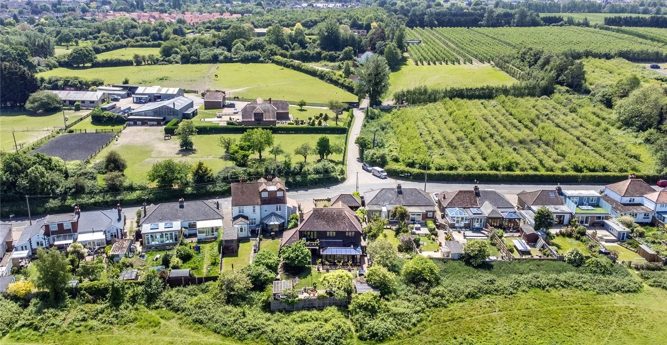 4 bedroom house for sale in Rainham | Robinson Michael & Jackson