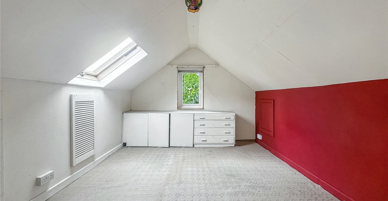 4 bedroom bungalow for sale in Rainham | Robinson Michael & Jackson