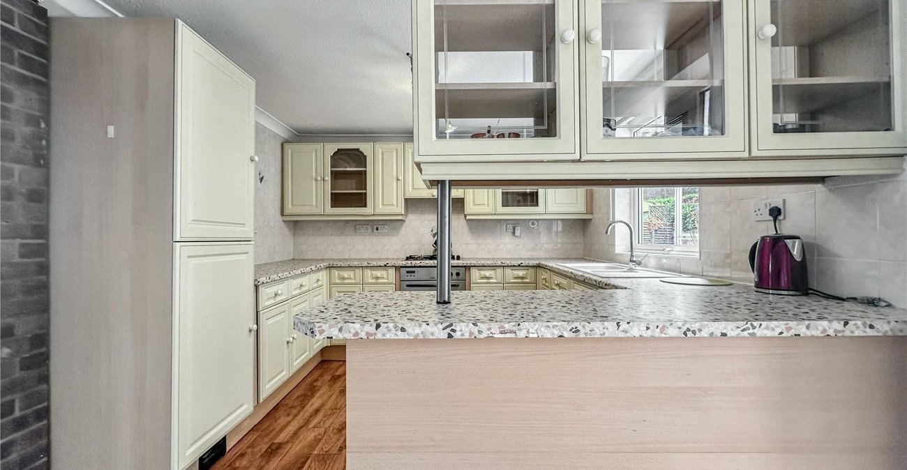 4 bedroom bungalow for sale in Rainham | Robinson Michael & Jackson