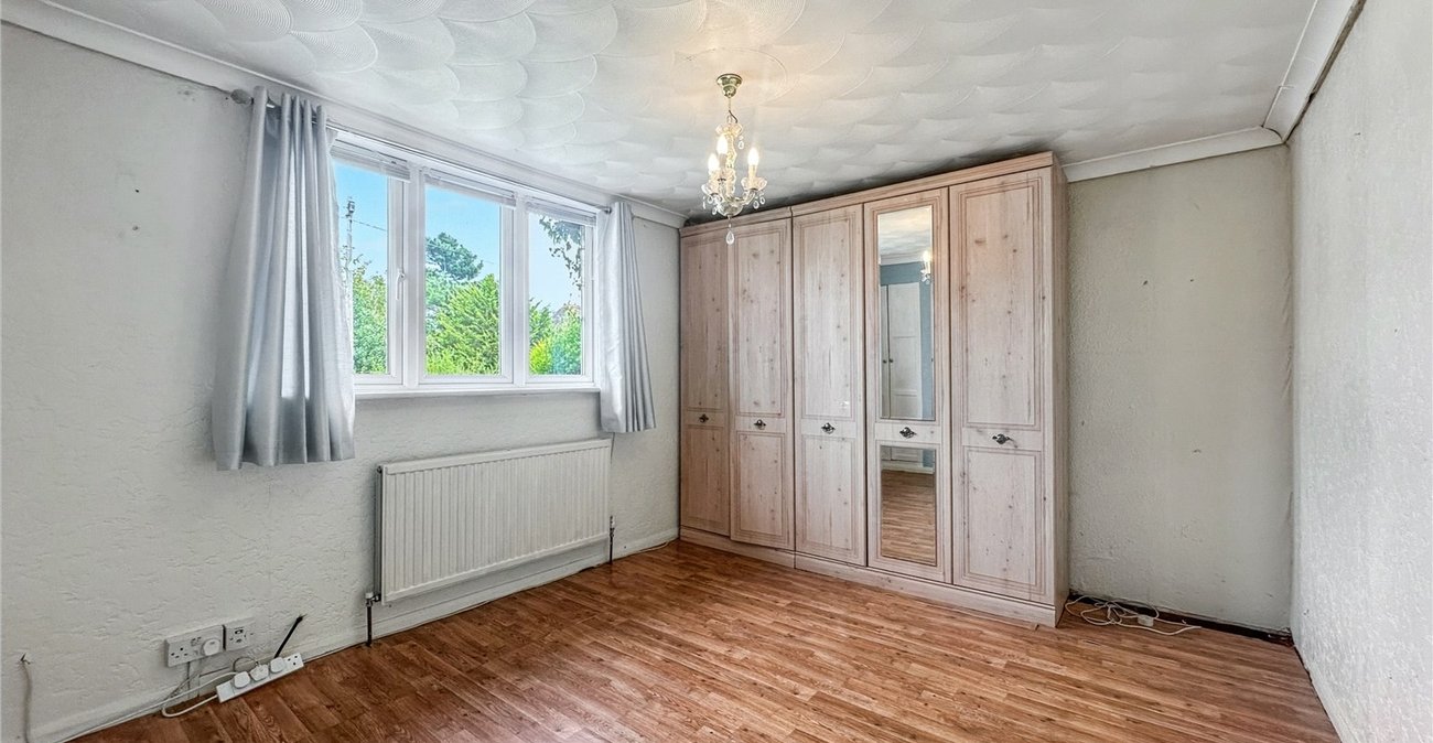 4 bedroom bungalow for sale in Rainham | Robinson Michael & Jackson