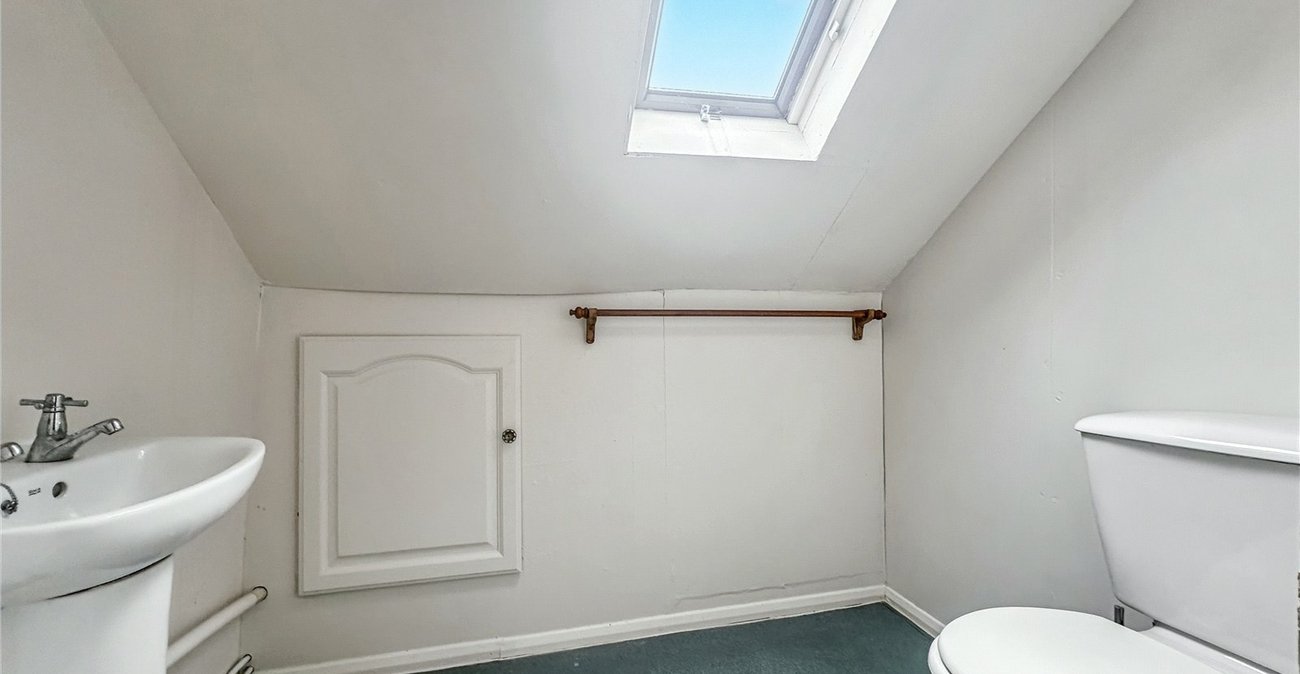 4 bedroom bungalow for sale in Rainham | Robinson Michael & Jackson