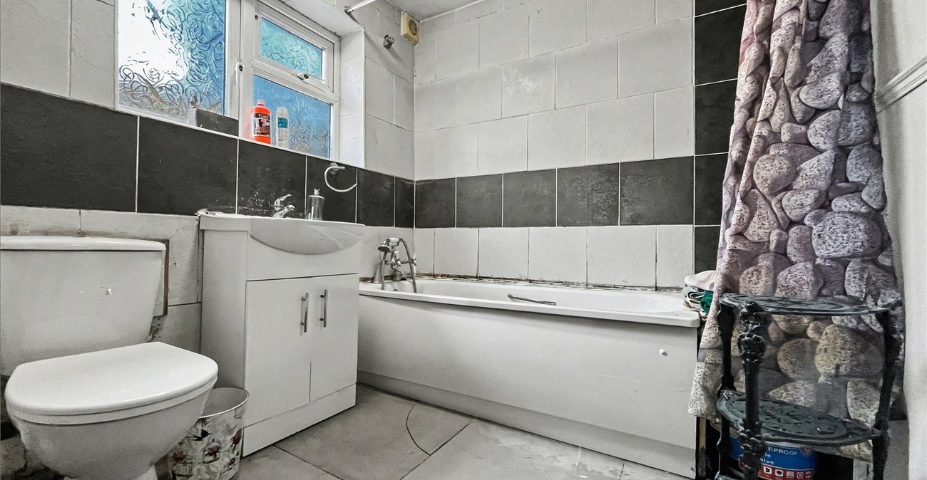 3 bedroom house for sale in Rainham | Robinson Michael & Jackson