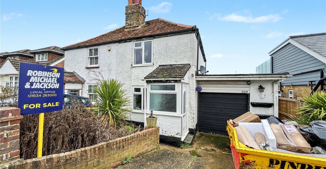 3 bedroom house for sale in Rainham | Robinson Michael & Jackson