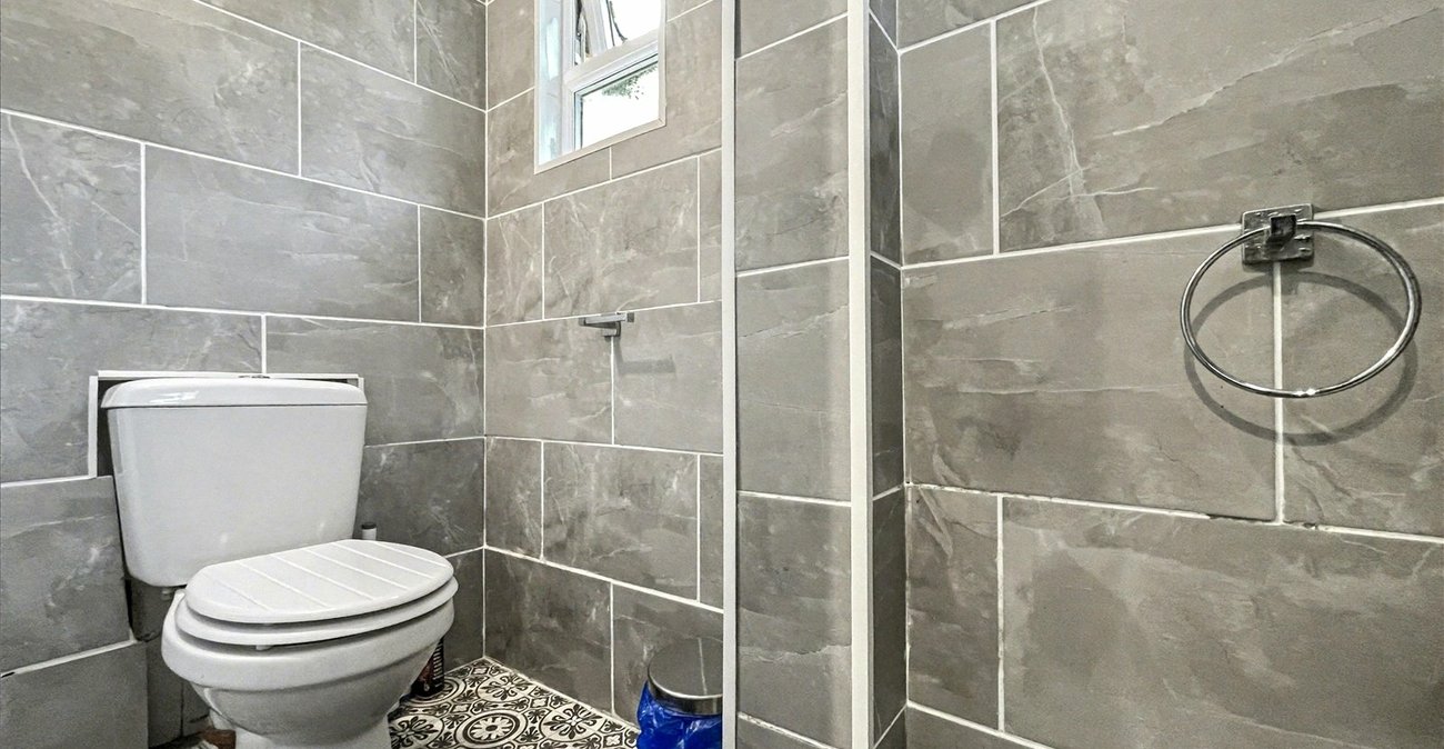 2 bedroom house for sale in Rainham | Robinson Michael & Jackson