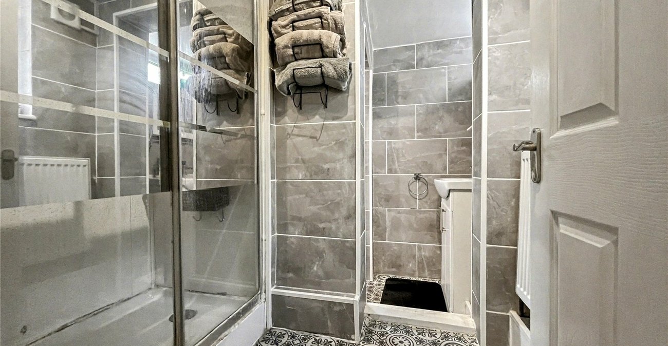 2 bedroom house for sale in Rainham | Robinson Michael & Jackson