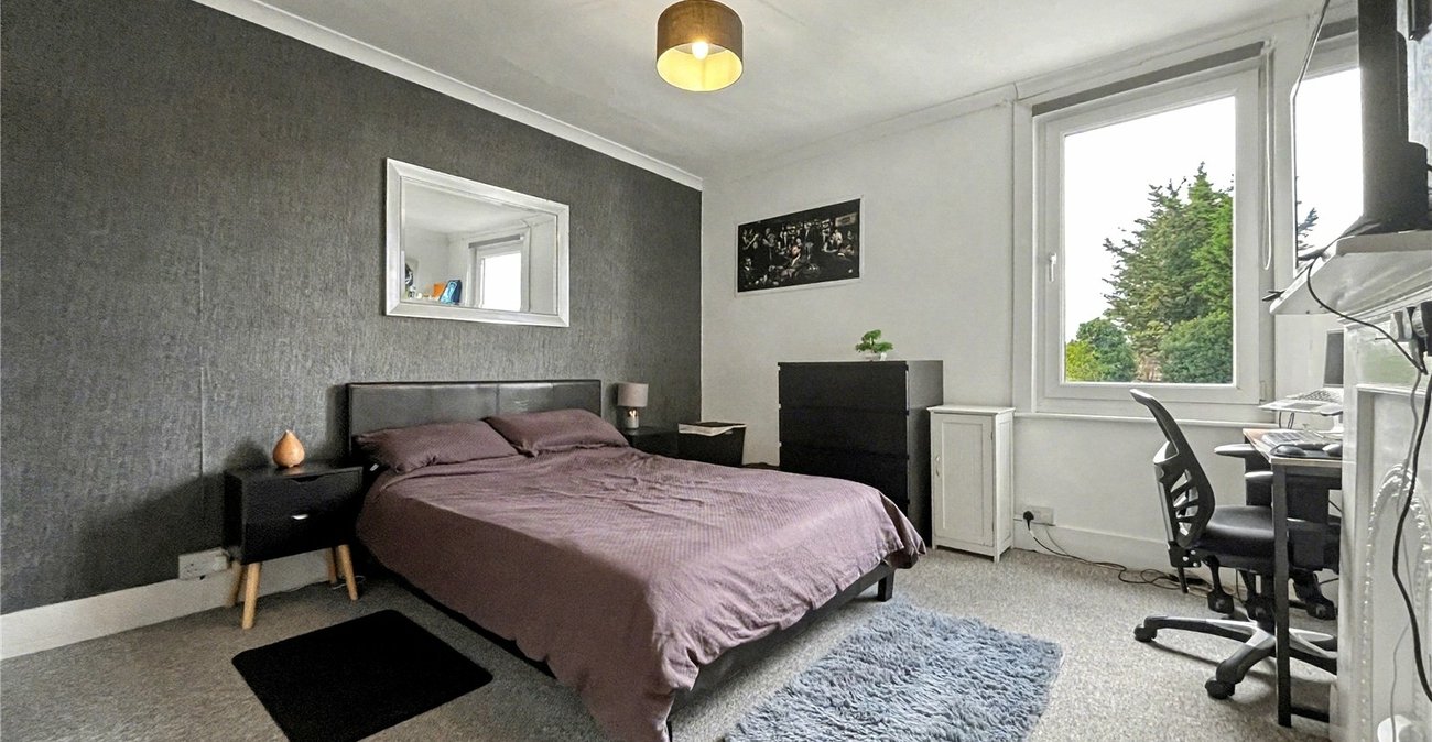 2 bedroom house for sale in Rainham | Robinson Michael & Jackson