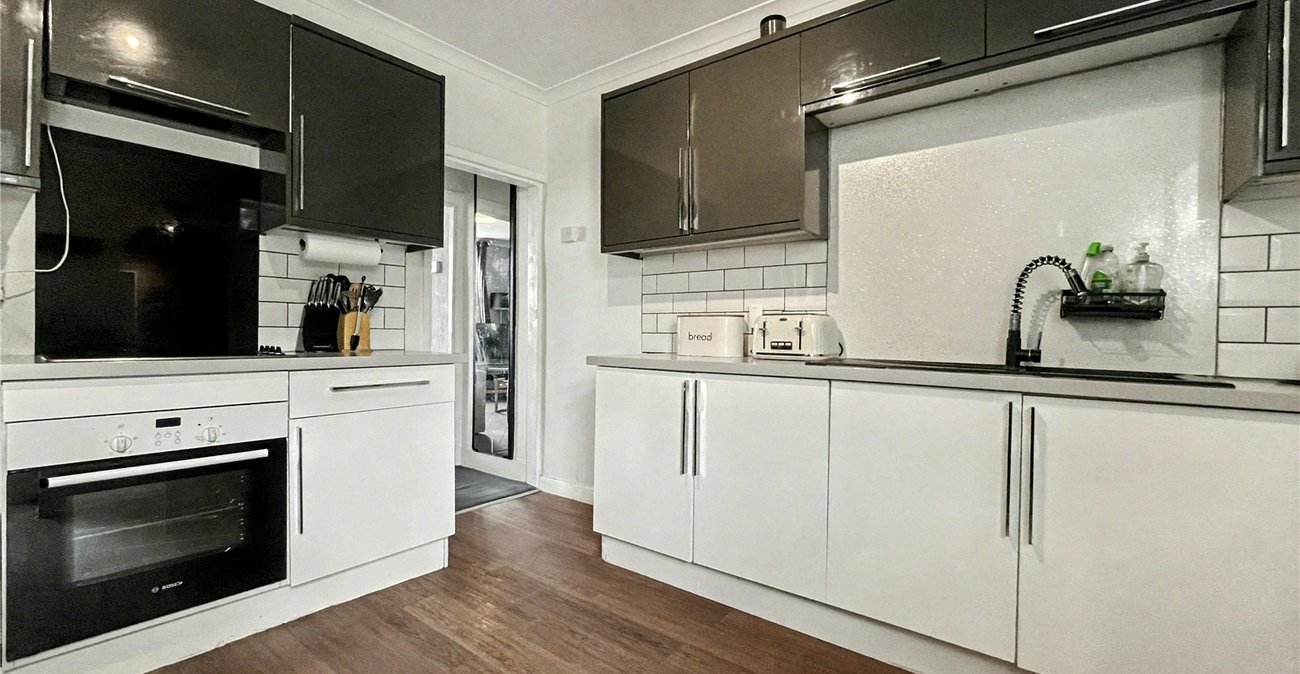 2 bedroom house for sale in Rainham | Robinson Michael & Jackson