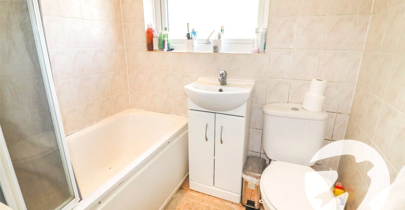 4 bedroom house for sale in Erith | Robinson Jackson