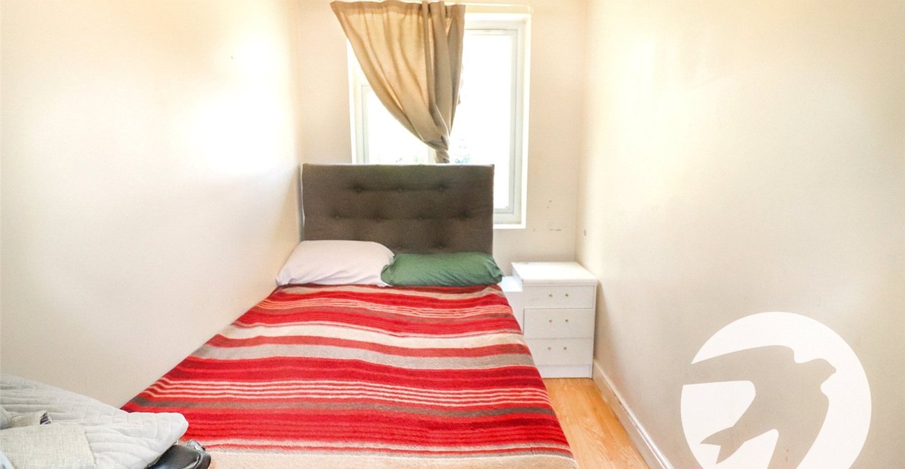 4 bedroom house for sale in Erith | Robinson Jackson
