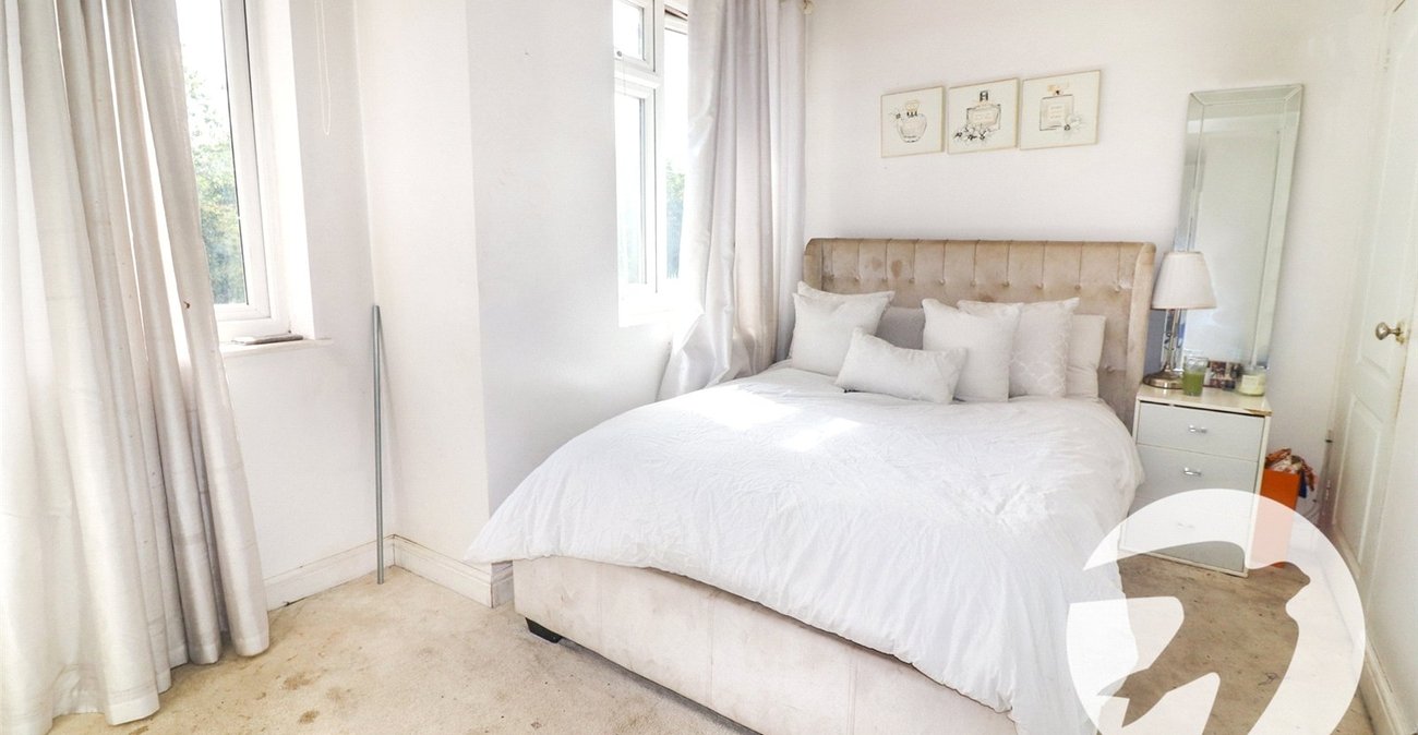 4 bedroom house for sale in Erith | Robinson Jackson