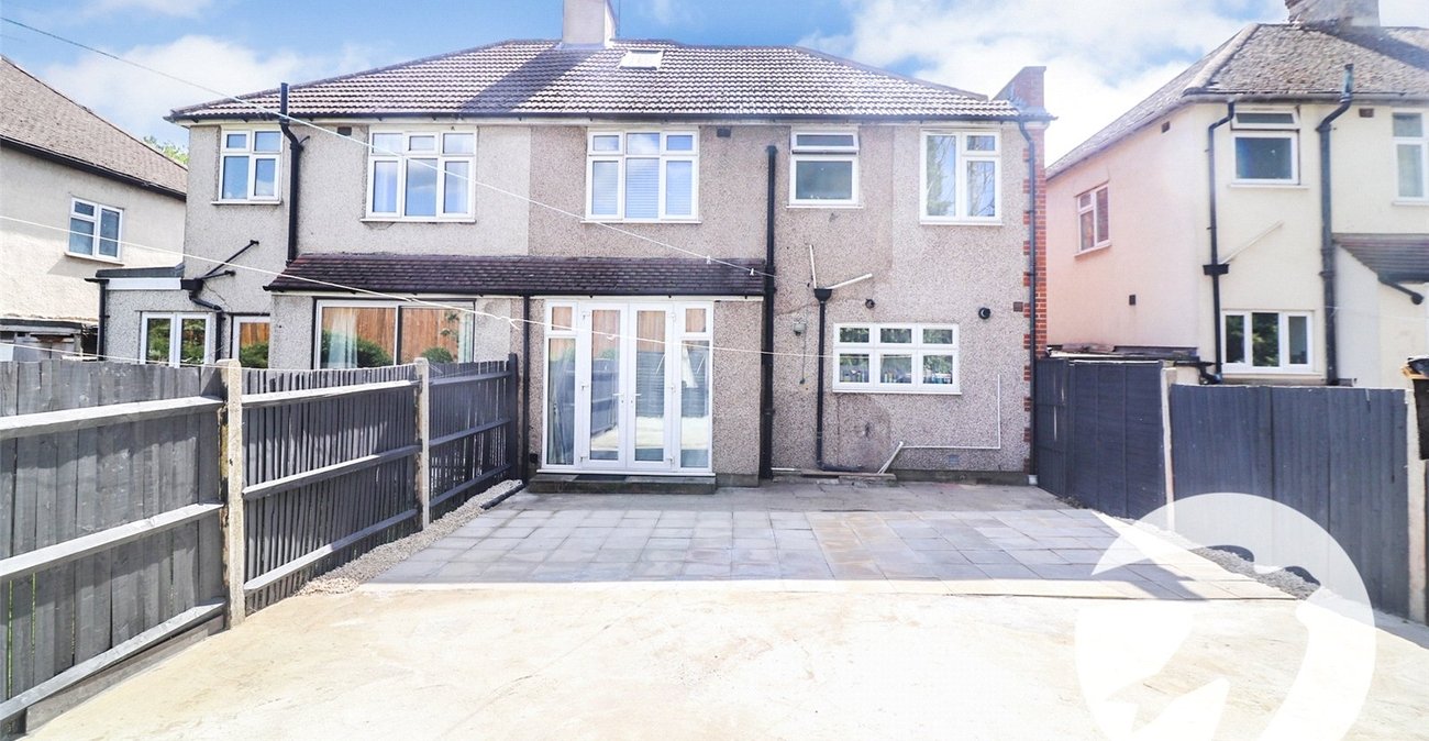4 bedroom house for sale in Erith | Robinson Jackson