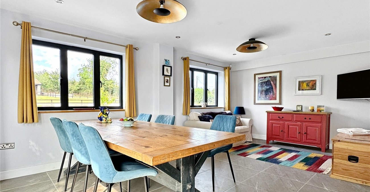 3 bedroom house for sale in Hextable | Robinson Jackson