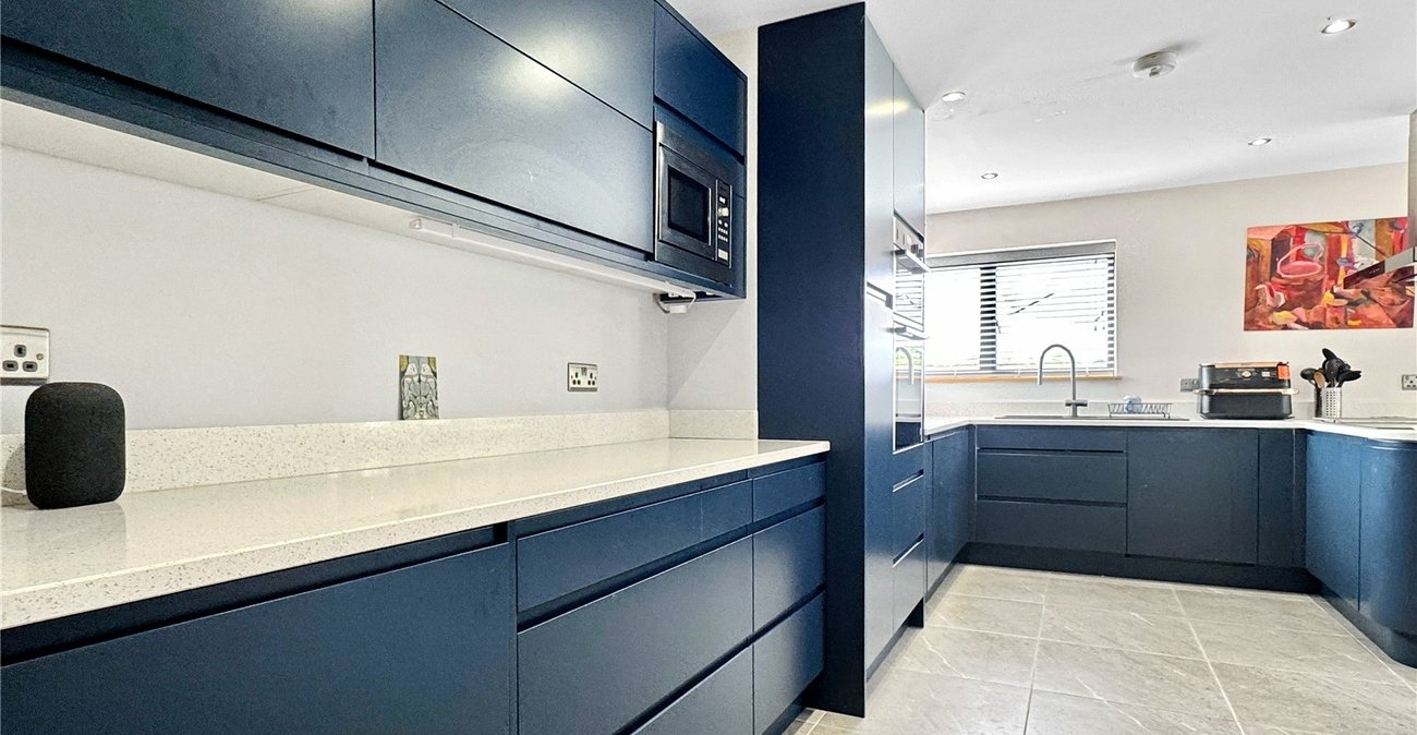 3 bedroom house for sale in Hextable | Robinson Jackson