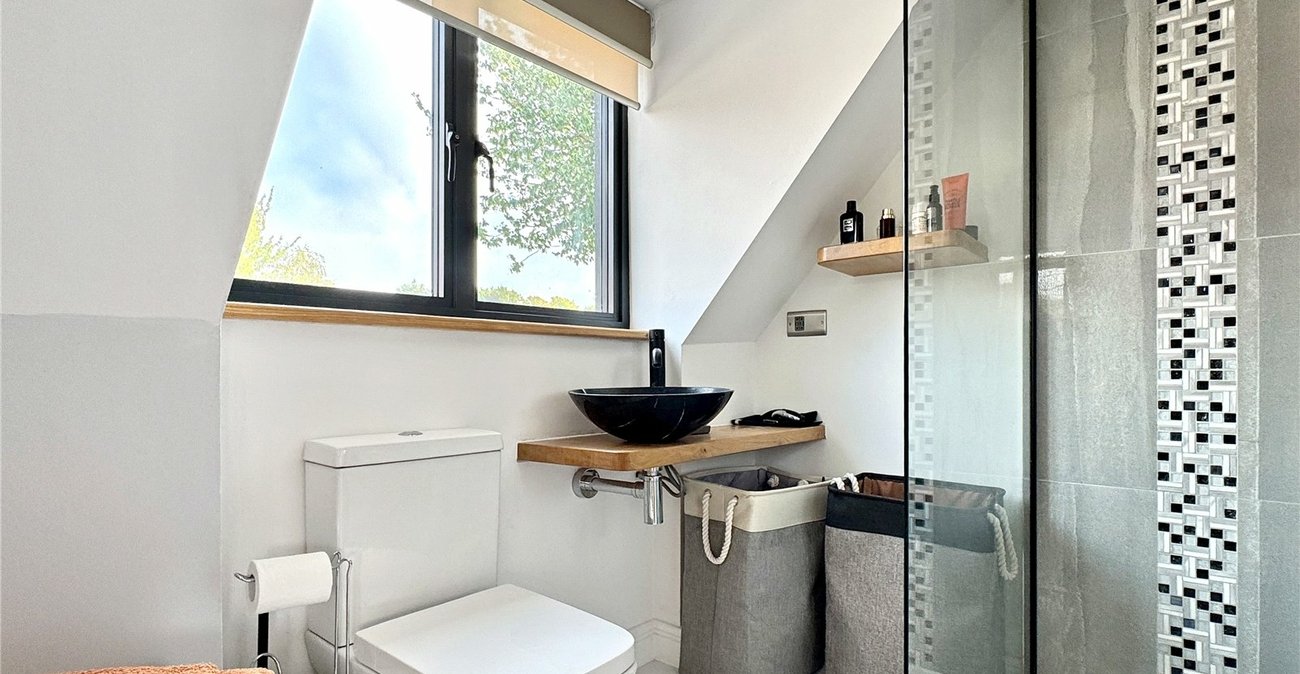 3 bedroom house for sale in Hextable | Robinson Jackson