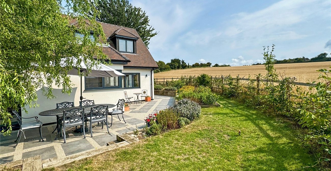 3 bedroom house for sale in Hextable | Robinson Jackson