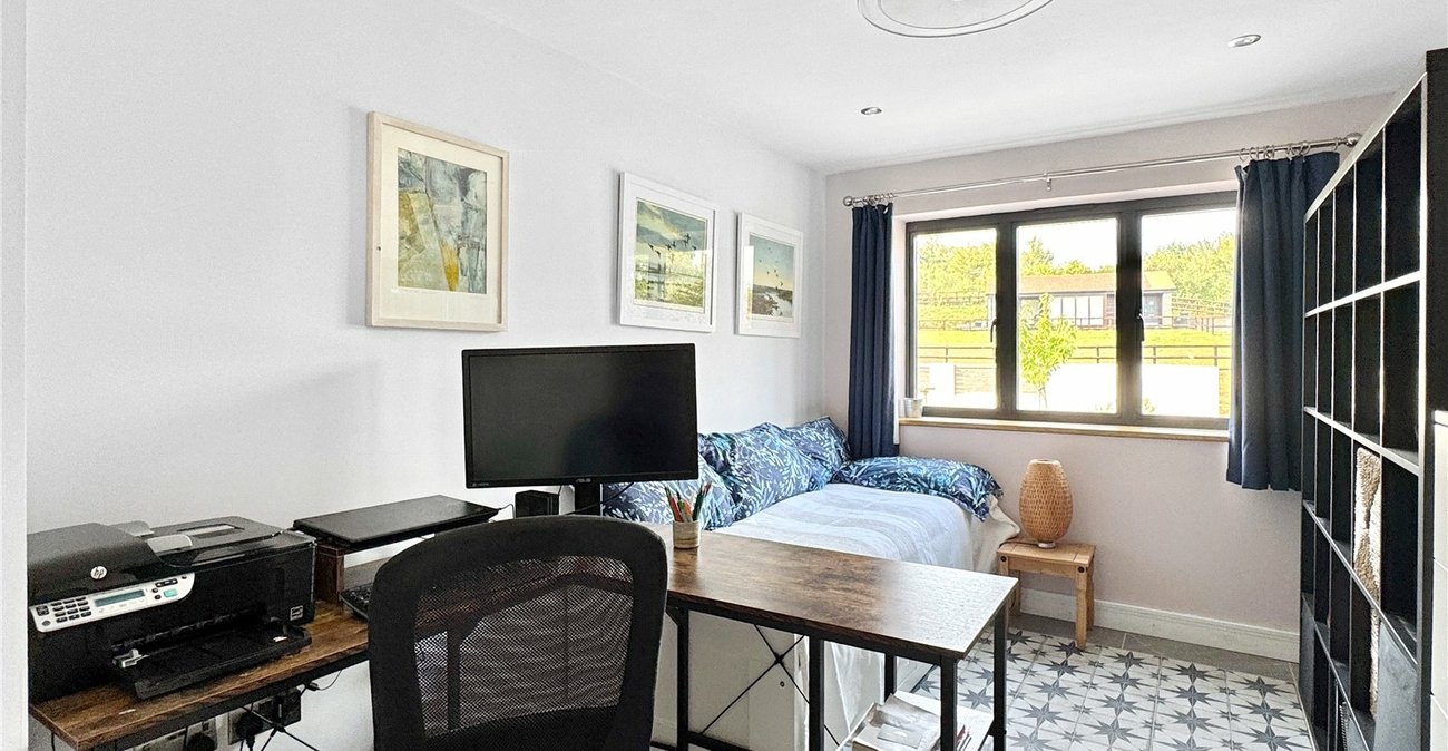 3 bedroom house for sale in Hextable | Robinson Jackson